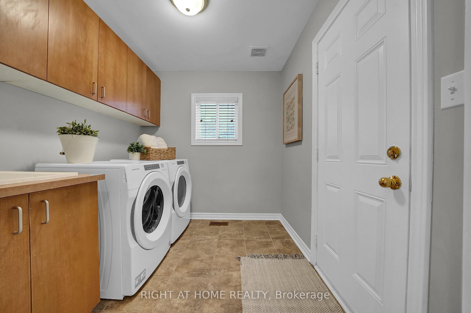 Photo 20 of 181 Cachet Boulevard, Whitby, Brooklin — HOMEH