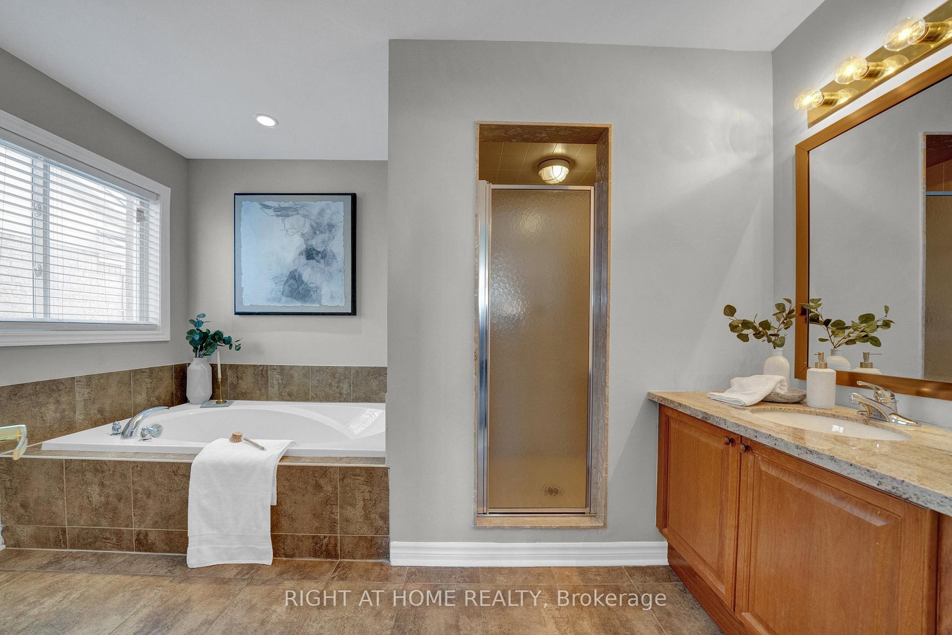 Photo 23 of 181 Cachet Boulevard, Whitby, Brooklin — HOMEH