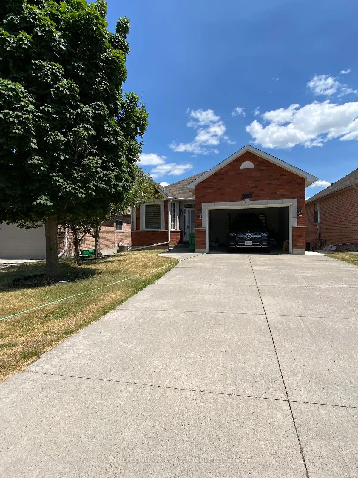 Photo 2 of 1055 Baker Street, Peterborough, Northcrest Ward 5 — HOMEH