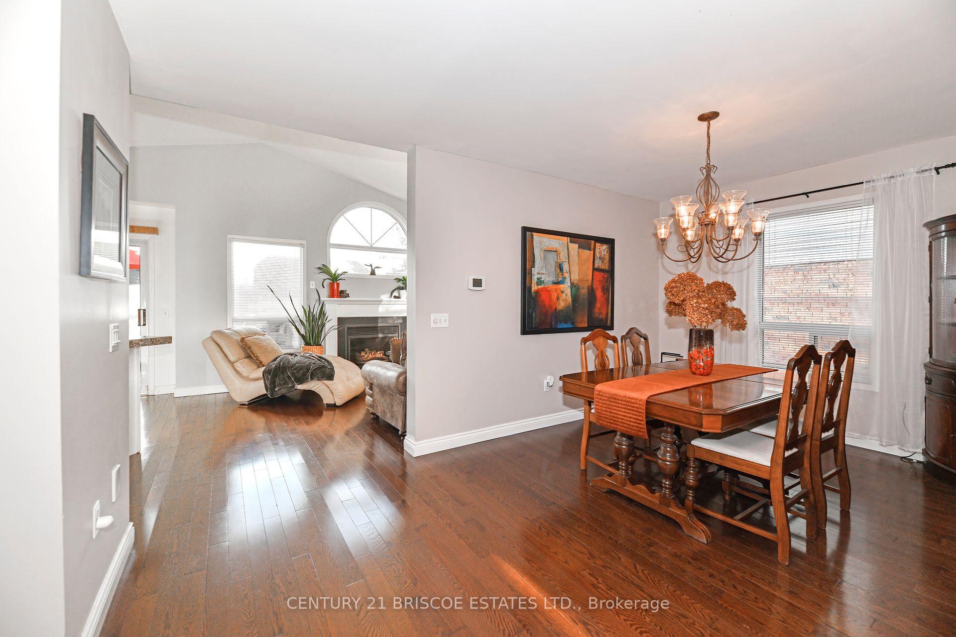 Photo 8 of 30 Foundry Lane, Whitby, Williamsburg — HOMEH