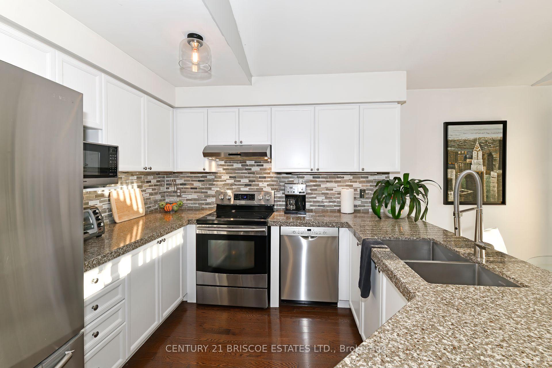 Photo 15 of 30 Foundry Lane, Whitby, Williamsburg — HOMEH