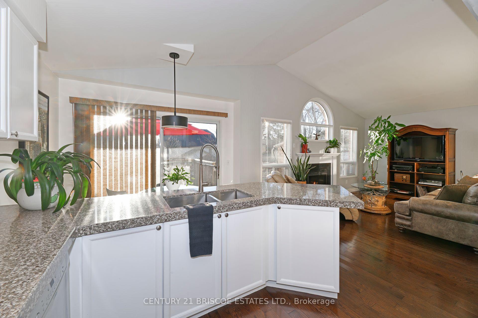 Photo 17 of 30 Foundry Lane, Whitby, Williamsburg — HOMEH