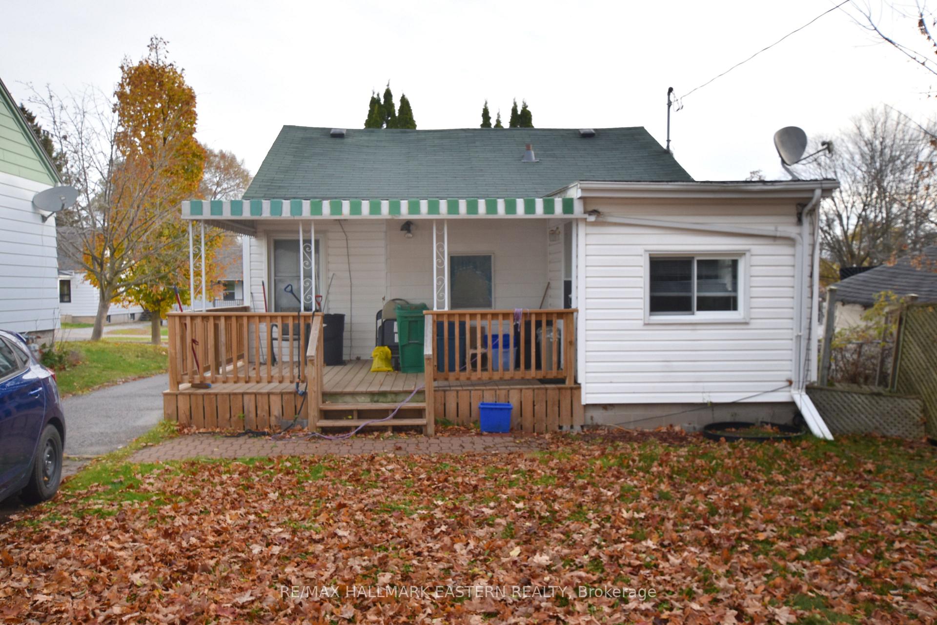 Photo 4 of 677 Park Street N, Peterborough, Northcrest Ward 5 — HOMEH