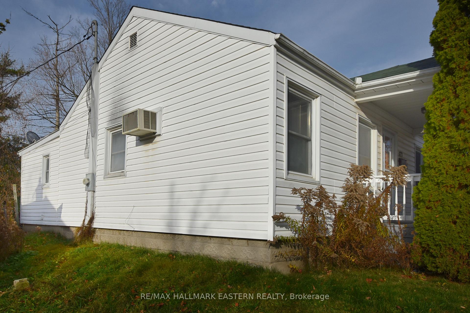 Photo 6 of 677 Park Street N, Peterborough, Northcrest Ward 5 — HOMEH