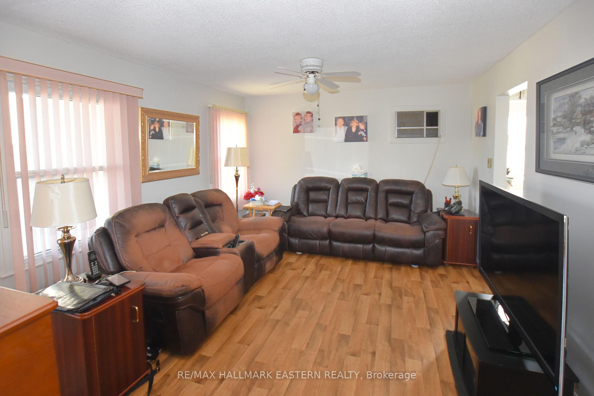 Photo 10 of 677 Park Street N, Peterborough, Northcrest Ward 5 — HOMEH