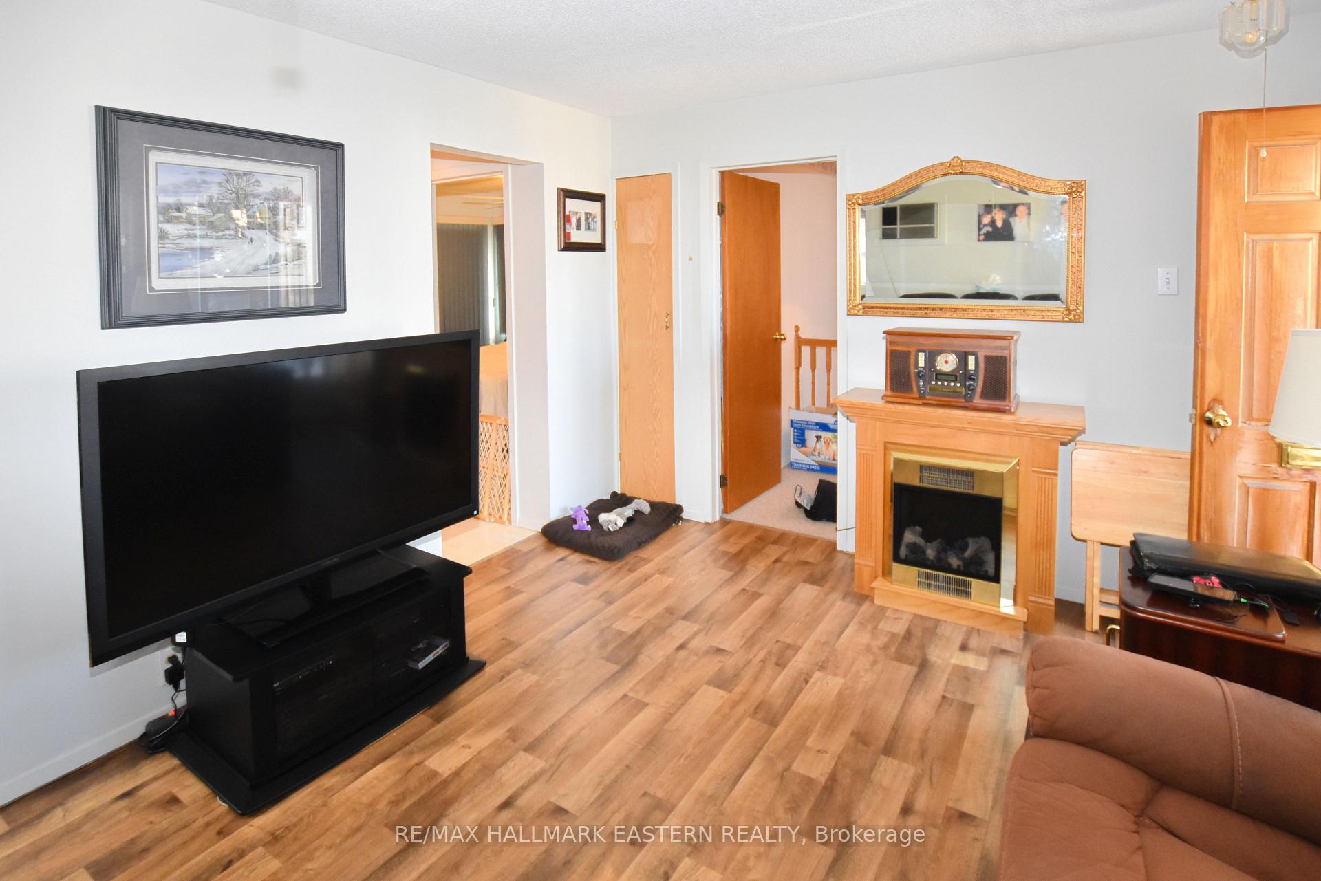 Photo 14 of 677 Park Street N, Peterborough, Northcrest Ward 5 — HOMEH
