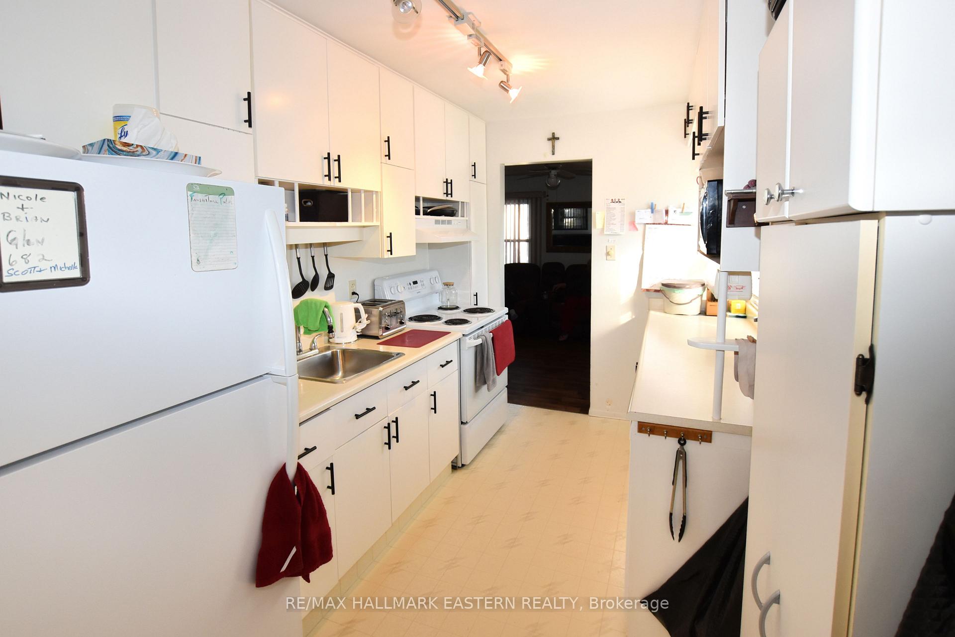 Photo 17 of 677 Park Street N, Peterborough, Northcrest Ward 5 — HOMEH