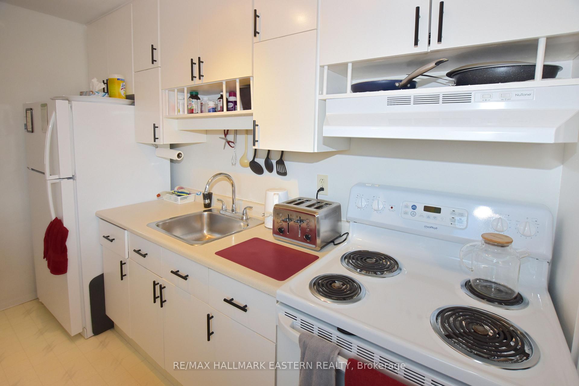 Photo 20 of 677 Park Street N, Peterborough, Northcrest Ward 5 — HOMEH