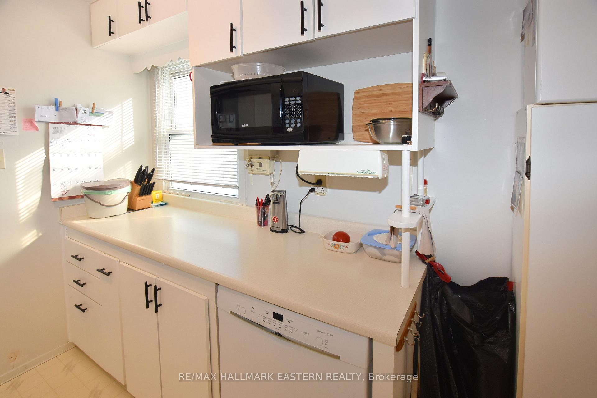 Photo 21 of 677 Park Street N, Peterborough, Northcrest Ward 5 — HOMEH