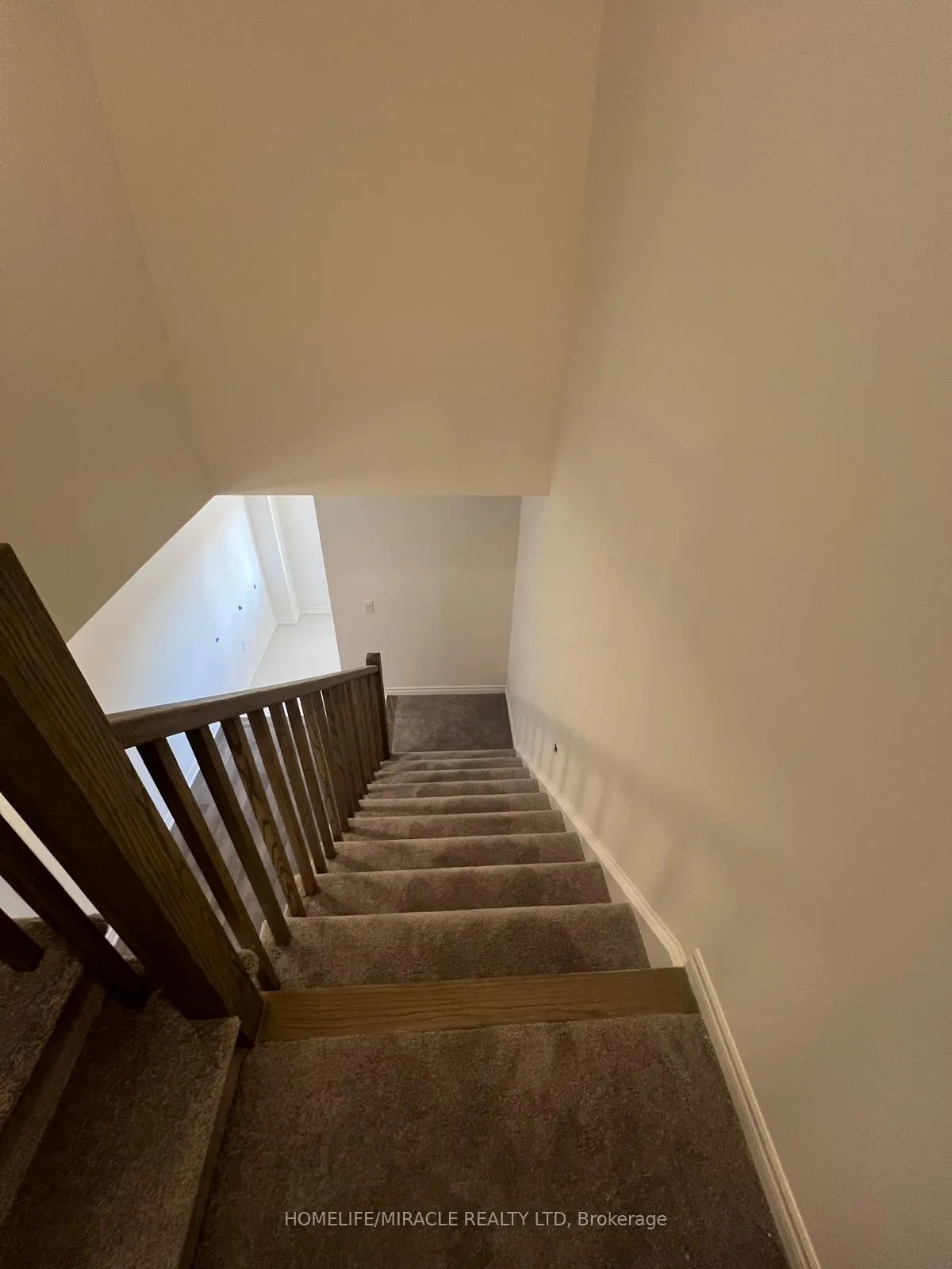 Photo 23 of 256 Pottruff Road, Brant, Paris — HOMEH