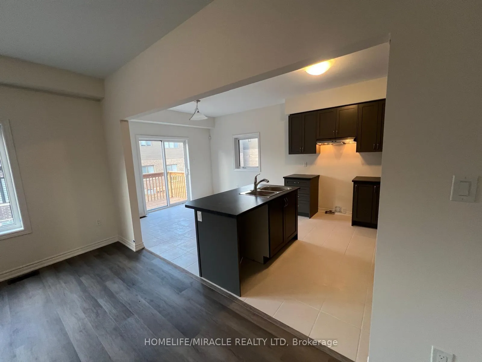 Photo 60 of 256 Pottruff Road, Brant, Paris — HOMEH
