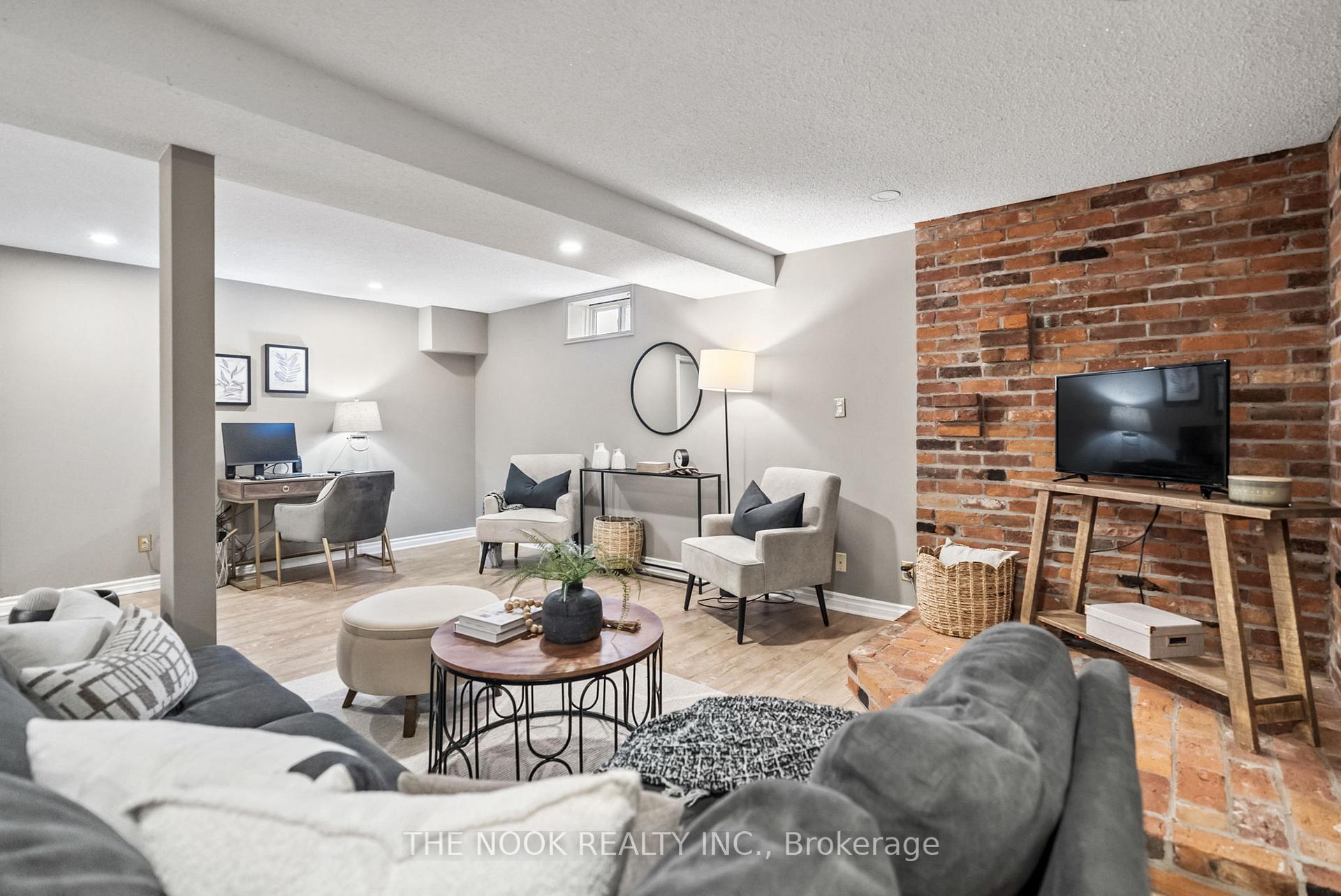 Photo 32 of 18 Colette Drive, Whitby, Downtown Whitby — HOMEH