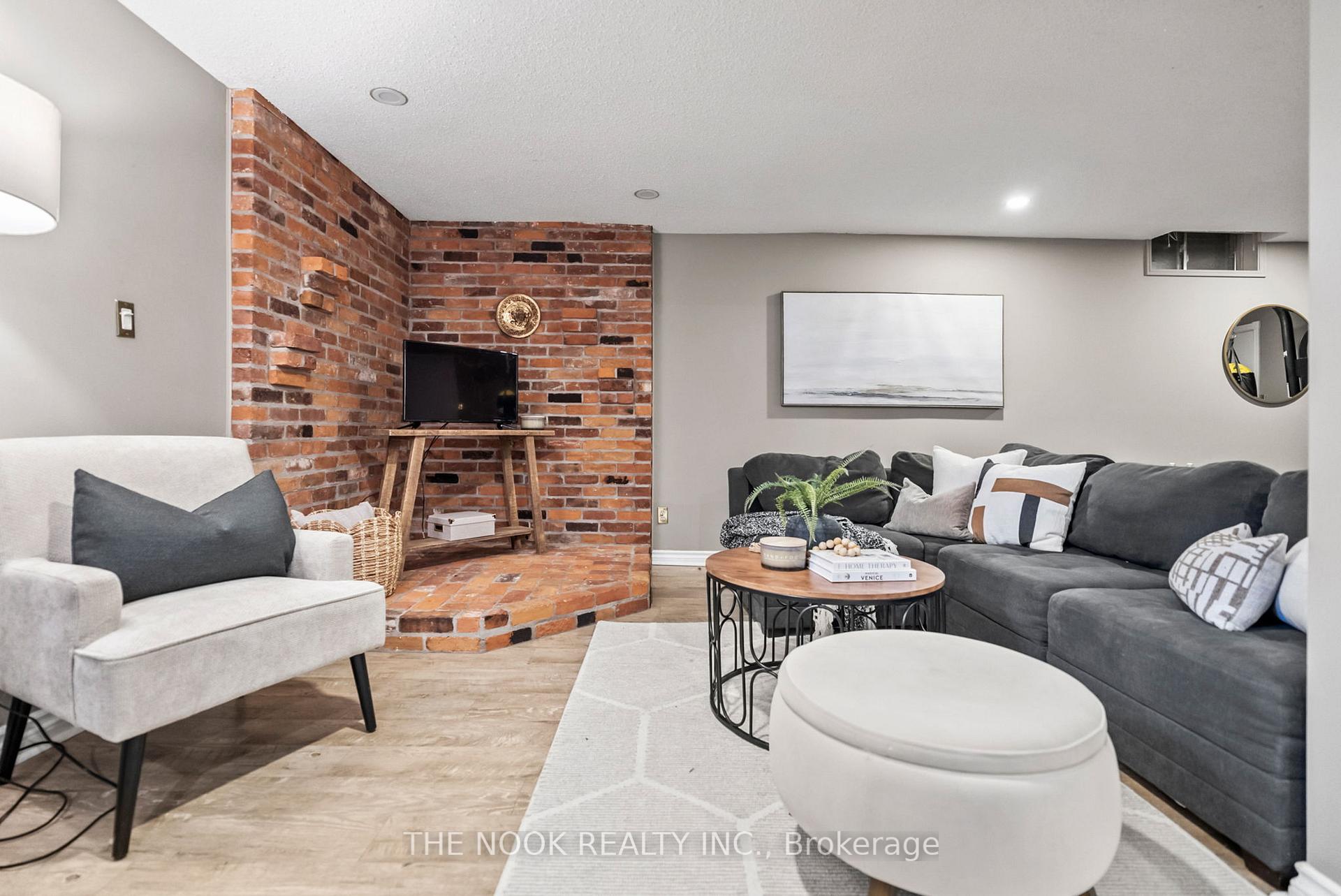 Photo 33 of 18 Colette Drive, Whitby, Downtown Whitby — HOMEH