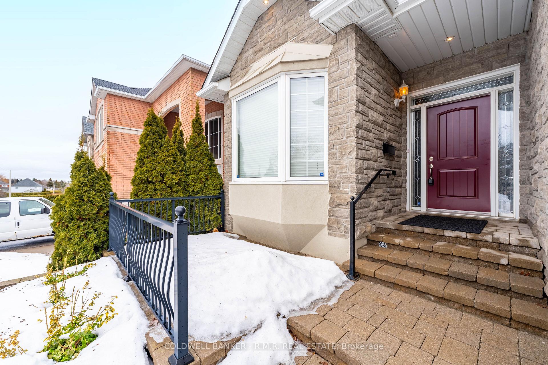 Photo 5 of 1078 Interlake Drive, Oshawa, Pinecrest — HOMEH
