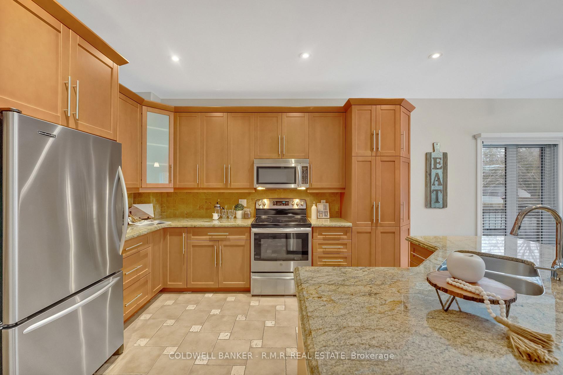 Photo 15 of 1078 Interlake Drive, Oshawa, Pinecrest — HOMEH