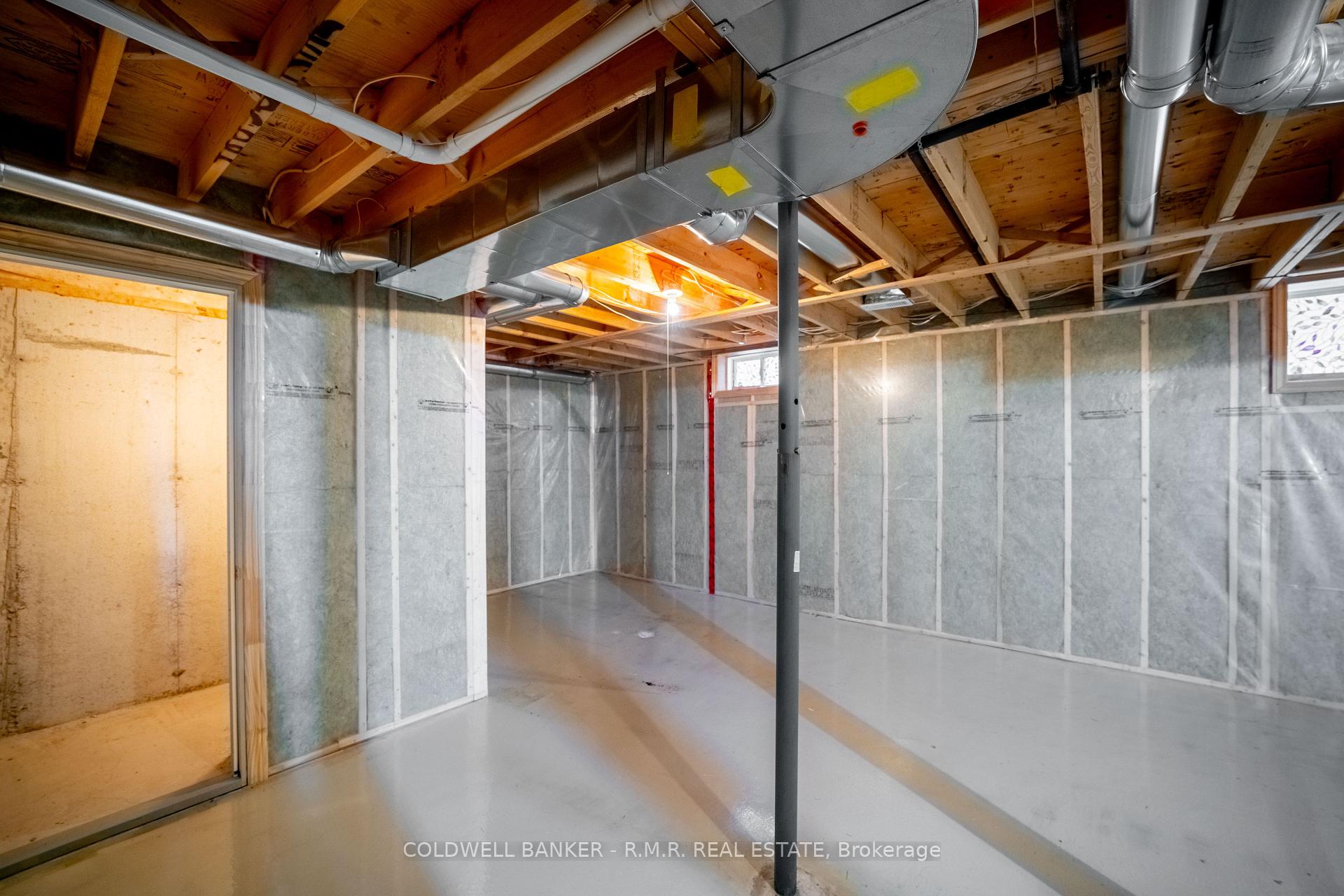 Photo 33 of 1078 Interlake Drive, Oshawa, Pinecrest — HOMEH