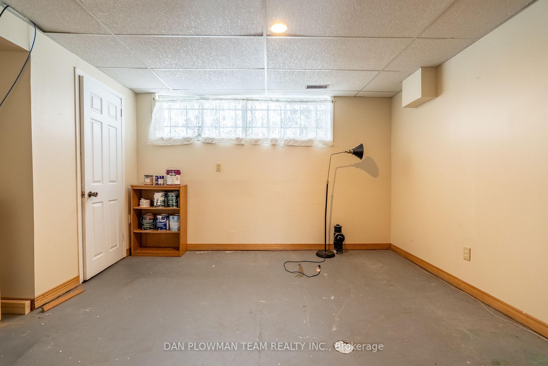 Photo 32 of 941 William Booth Crescent, Oshawa, Centennial — HOMEH
