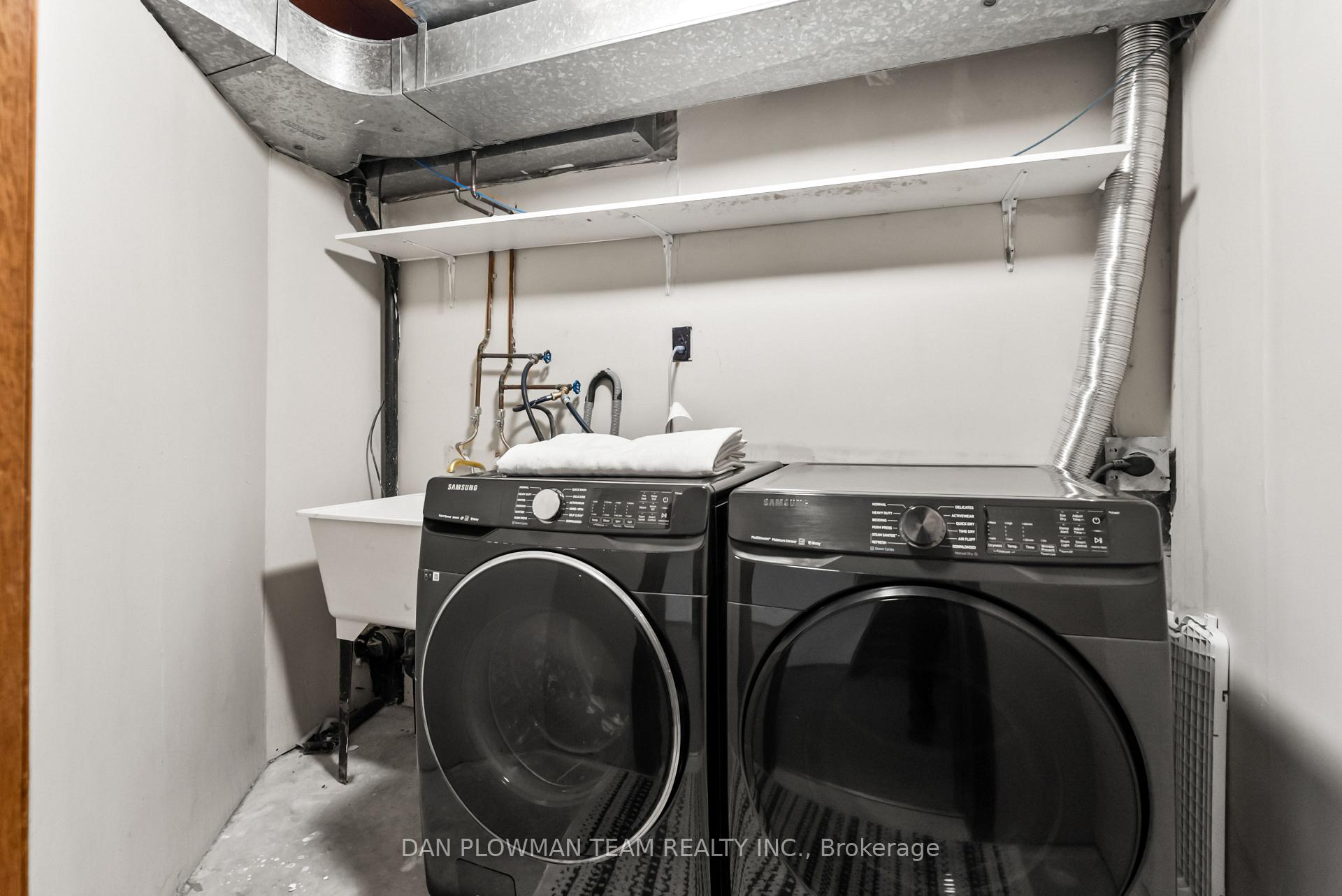 Photo 34 of 941 William Booth Crescent, Oshawa, Centennial — HOMEH