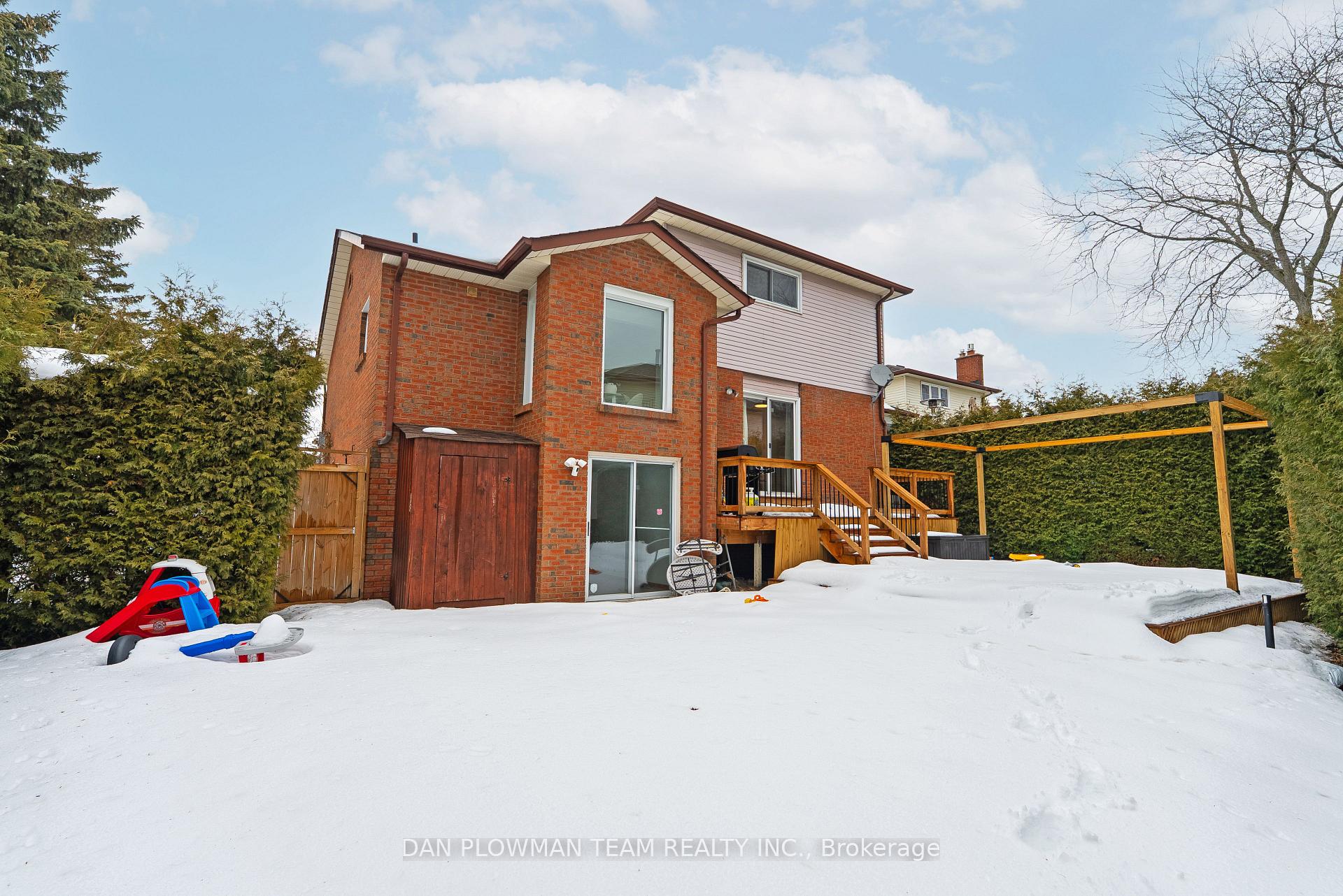 Photo 36 of 941 William Booth Crescent, Oshawa, Centennial — HOMEH