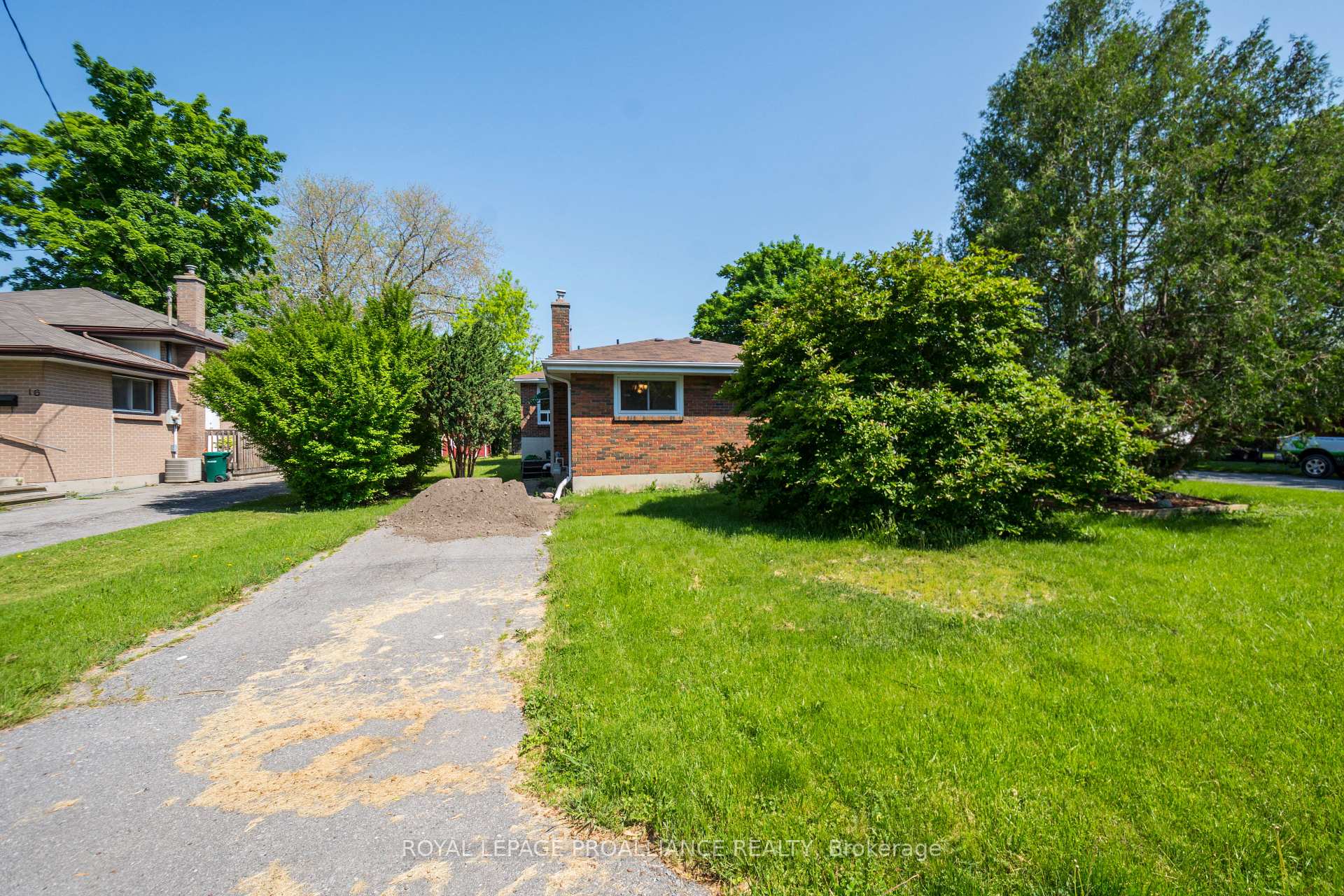 Photo 3 of Unit Unit A, 20 Munro Avenue, Belleville, Belleville Ward — HOMEH