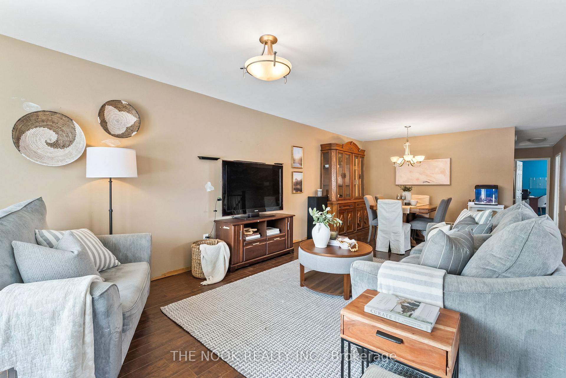 Photo 4 of 12 Bonneta Court, Whitby, Lynde Creek — HOMEH