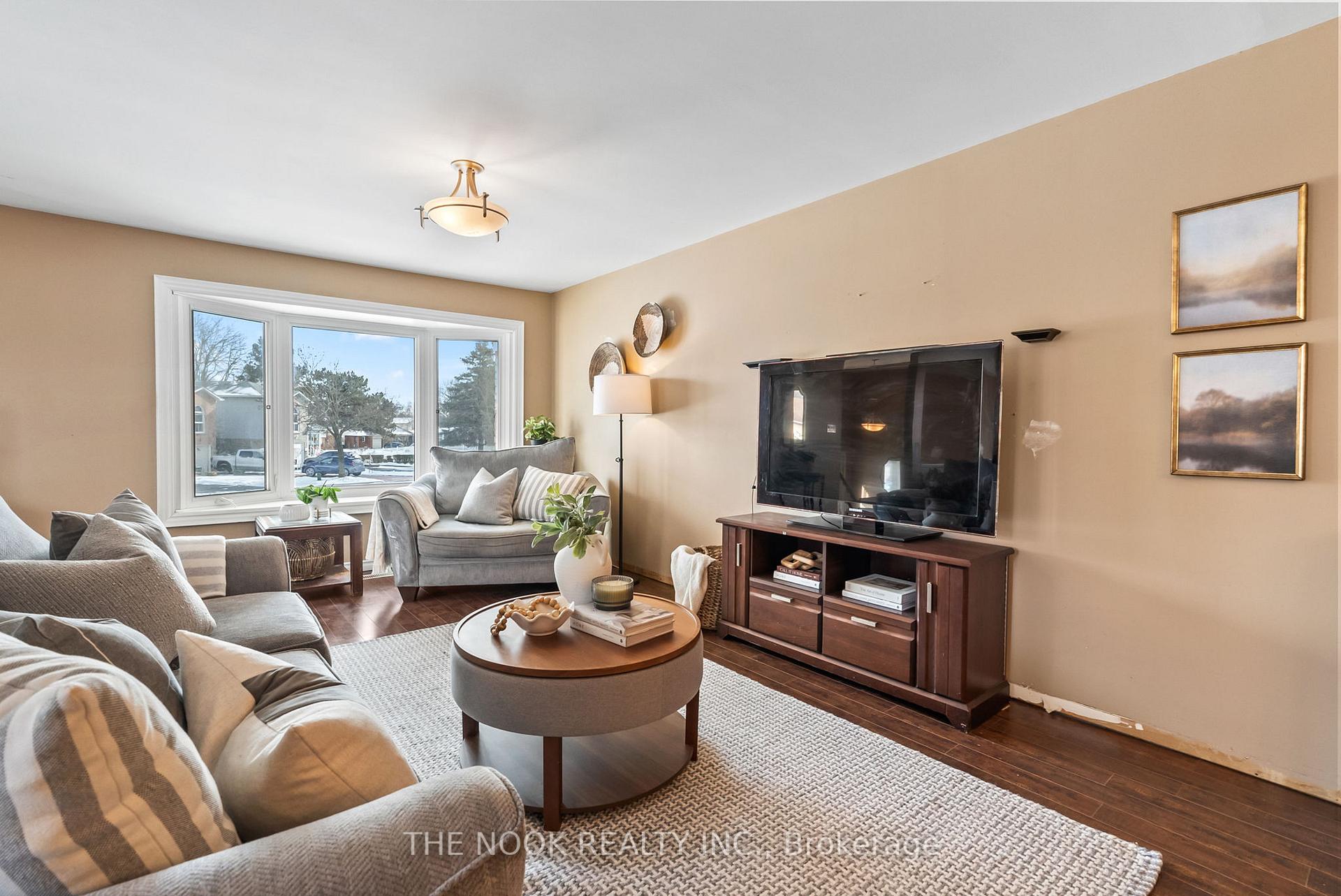 Photo 5 of 12 Bonneta Court, Whitby, Lynde Creek — HOMEH