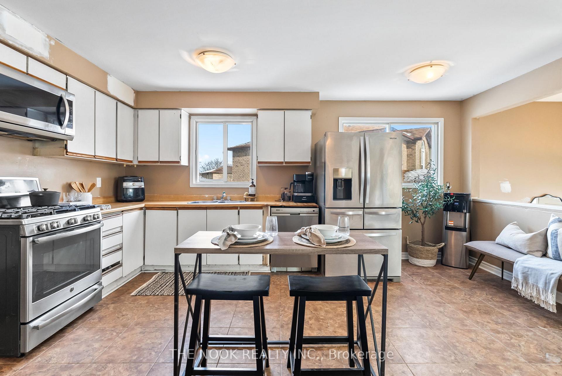 Photo 12 of 12 Bonneta Court, Whitby, Lynde Creek — HOMEH