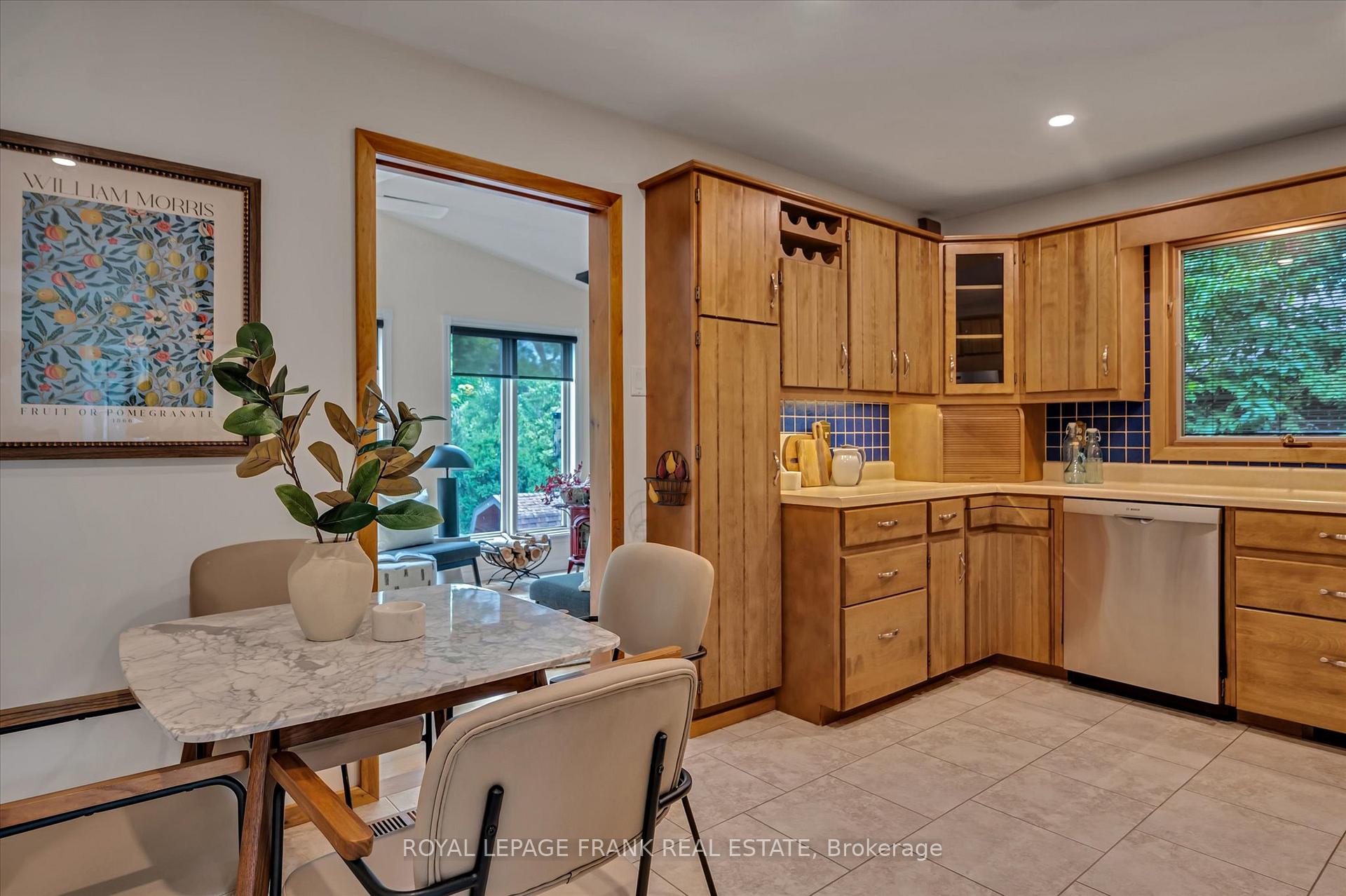 Photo 8 of 256 Sherin Avenue, Peterborough, Ashburnham Ward 4 — HOMEH