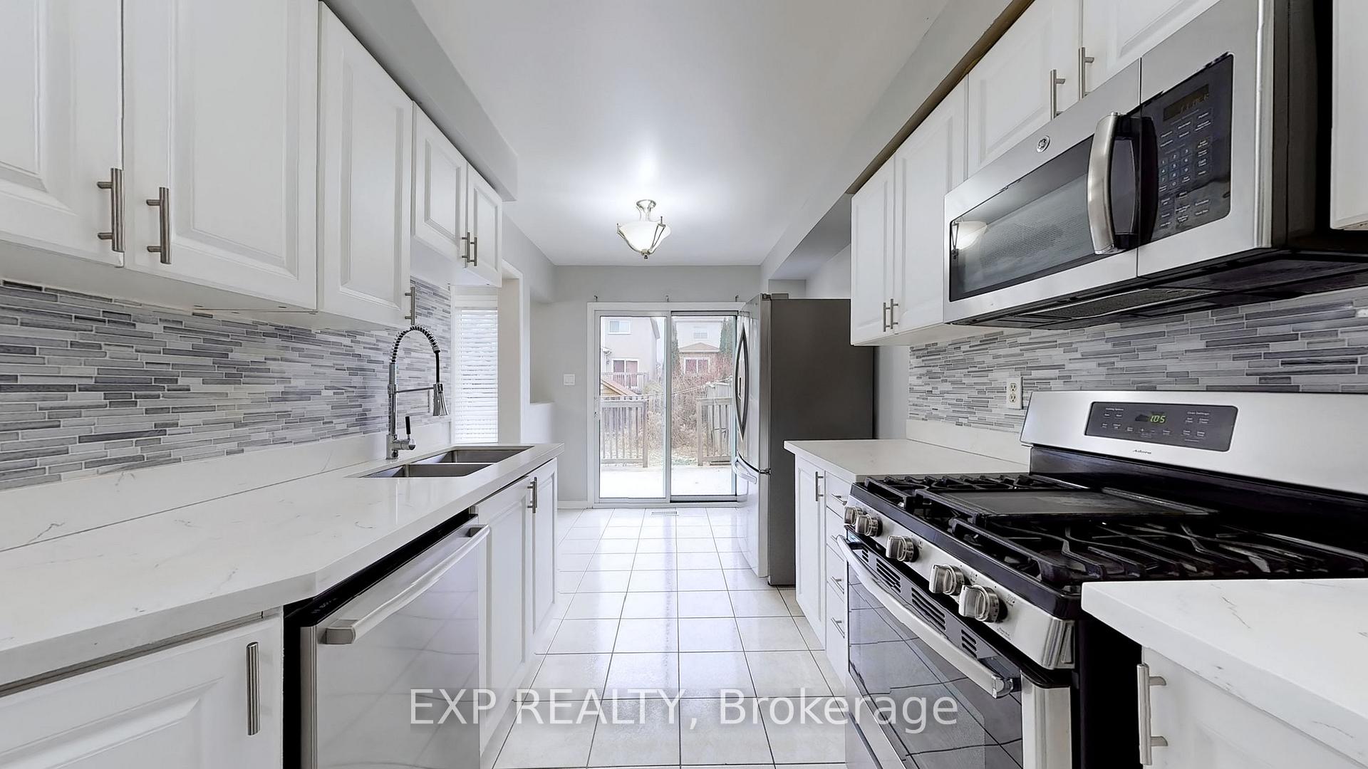 Photo 5 of 60 Tincomb Crescent, Whitby, Pringle Creek — HOMEH