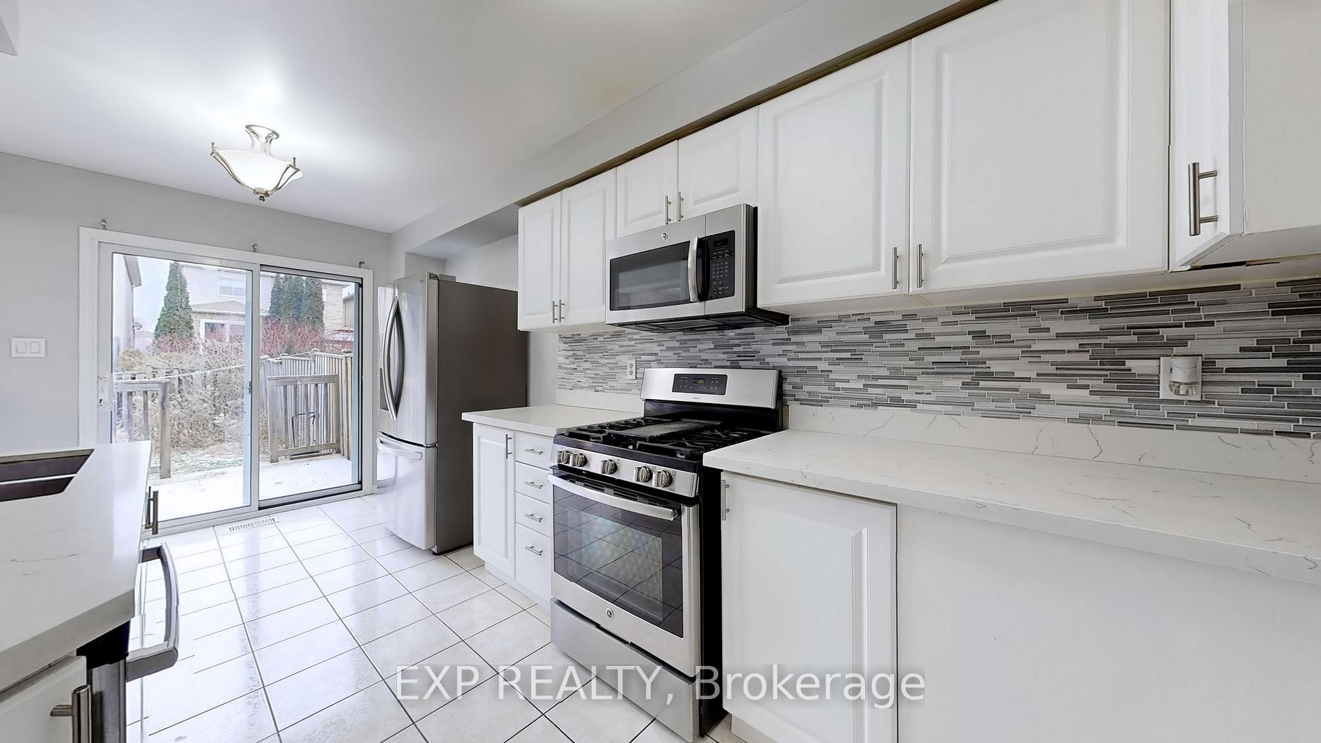 Photo 6 of 60 Tincomb Crescent, Whitby, Pringle Creek — HOMEH