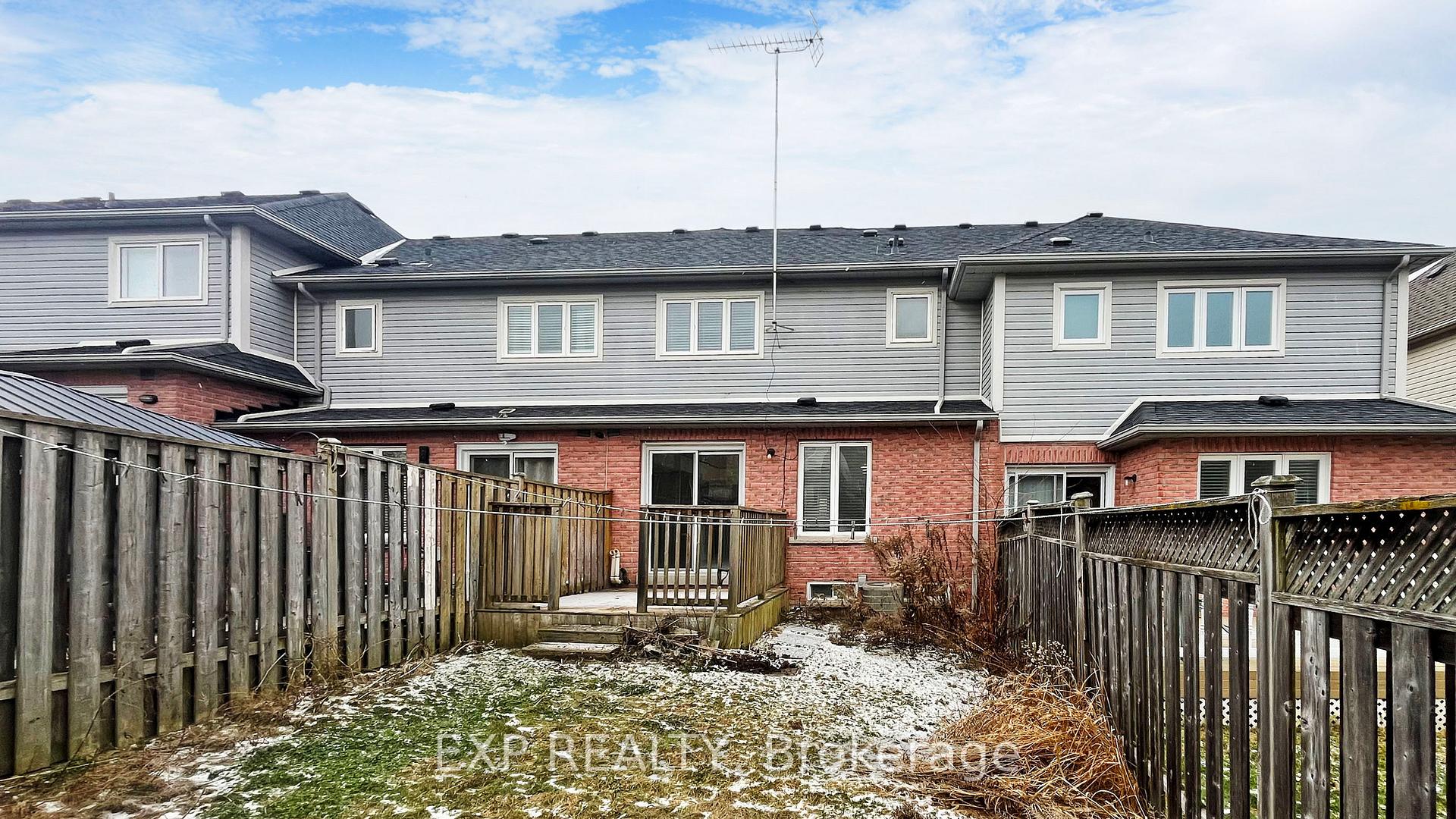 Photo 28 of 60 Tincomb Crescent, Whitby, Pringle Creek — HOMEH