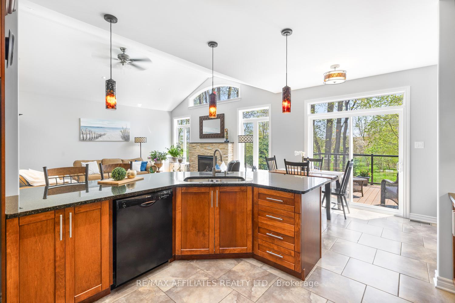 Photo 15 of 382 Ashton Creek Crescent, Beckwith, Beckwith Twp — HOMEH