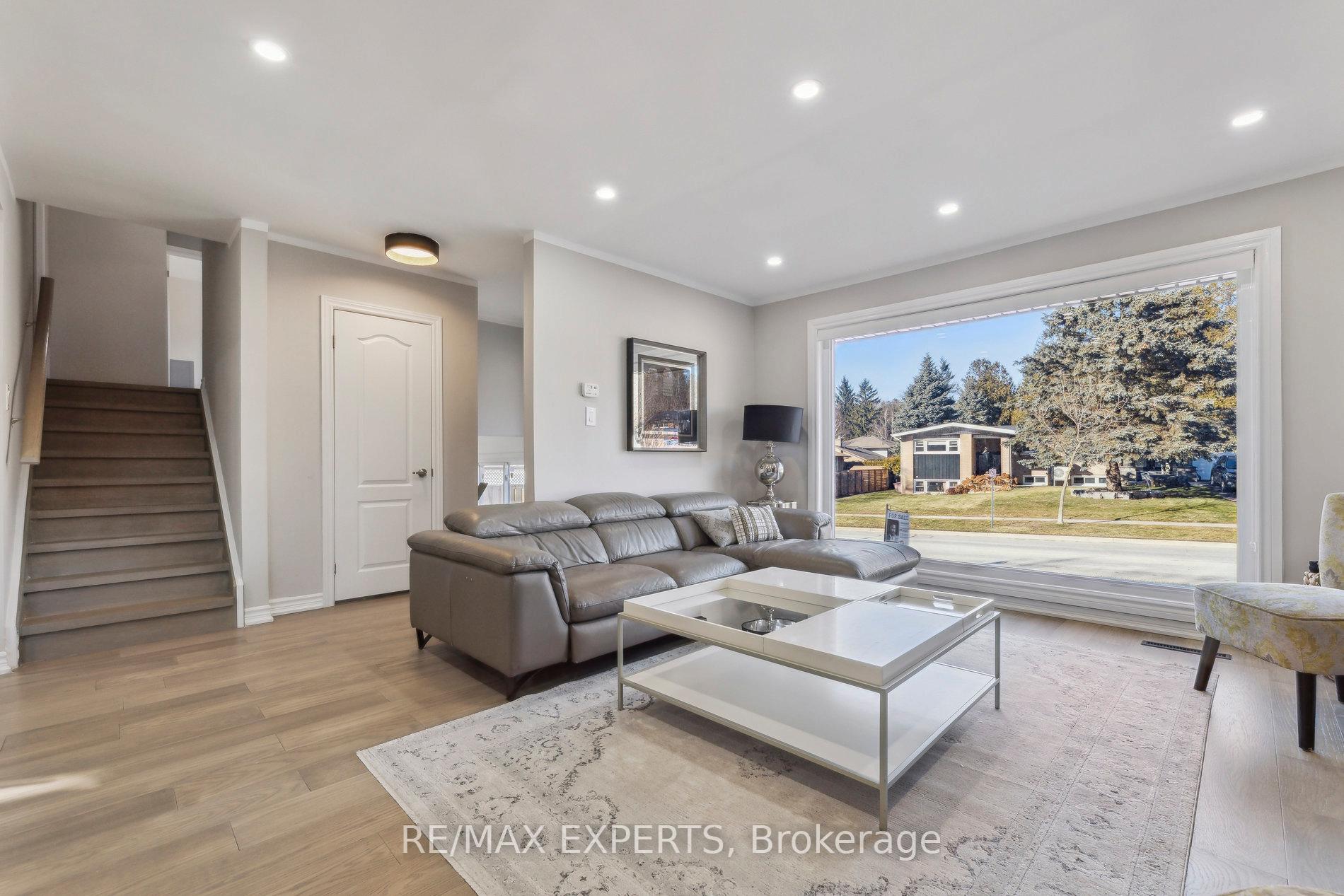 Photo 7 of 1009 Regent Drive, Oshawa, Eastdale — HOMEH