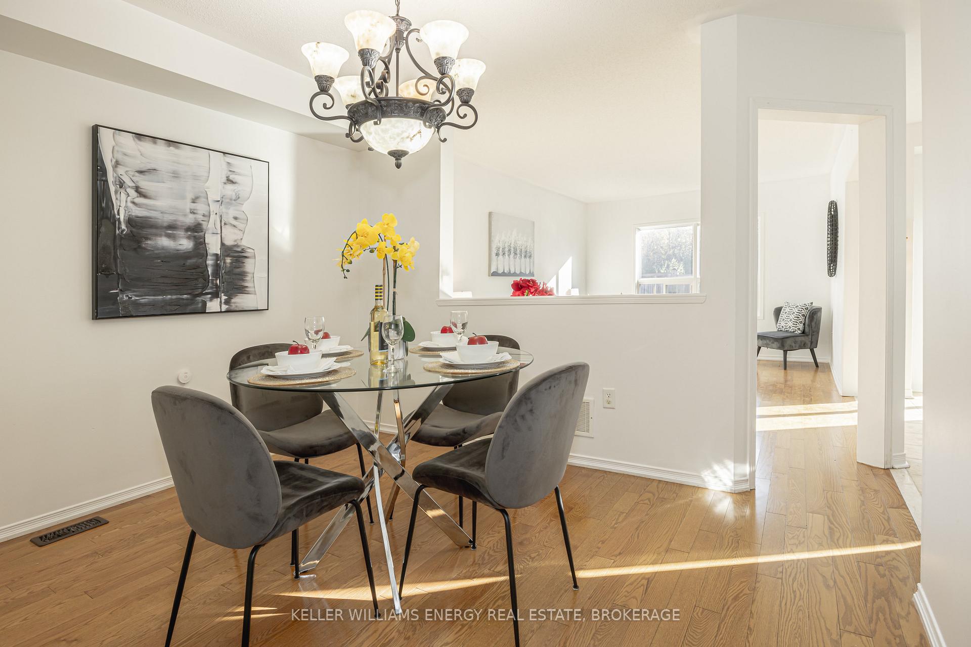 Photo 7 of 110 Puttingedge Drive, Whitby, Rolling Acres — HOMEH