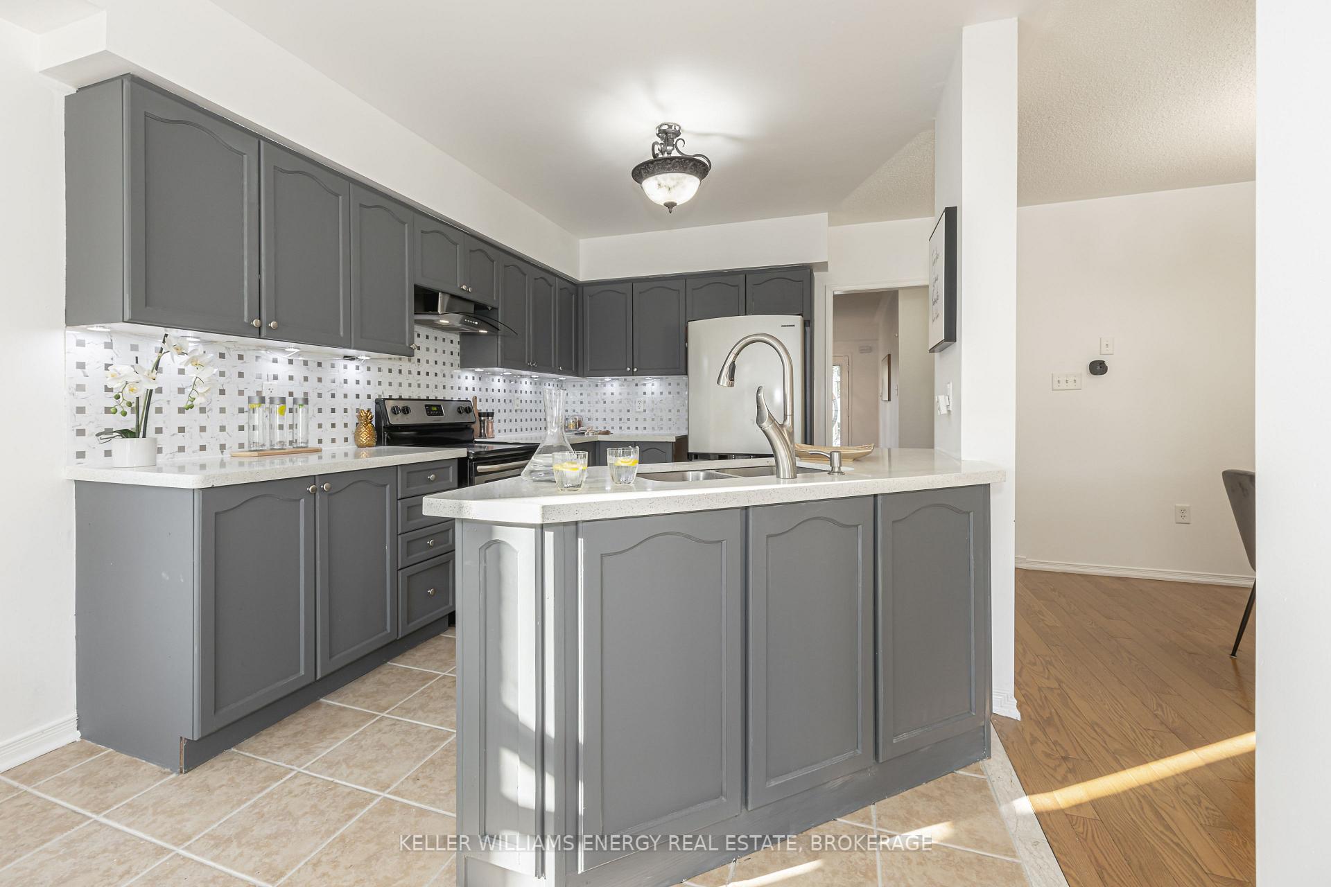 Photo 9 of 110 Puttingedge Drive, Whitby, Rolling Acres — HOMEH