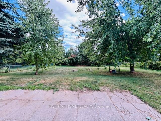 Photo 2 of 1649 Whittington Drive, Peterborough, Otonabee Ward 1 — HOMEH