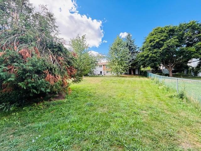 Photo 3 of 1649 Whittington Drive, Peterborough, Otonabee Ward 1 — HOMEH