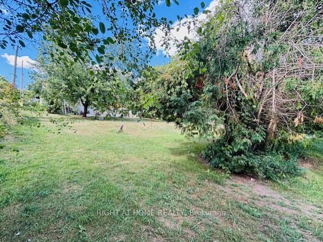 Photo 4 of 1649 Whittington Drive, Peterborough, Otonabee Ward 1 — HOMEH