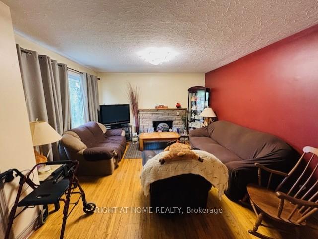 Photo 13 of 1649 Whittington Drive, Peterborough, Otonabee Ward 1 — HOMEH