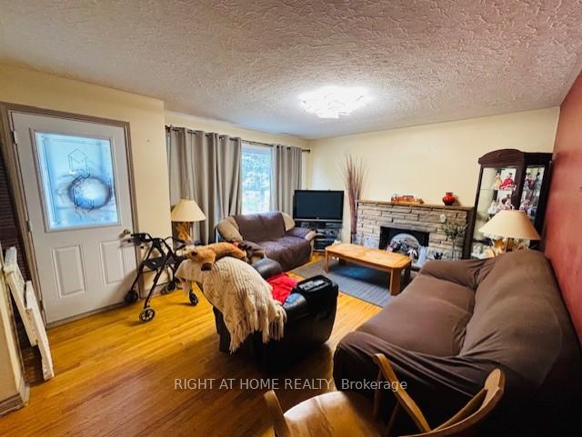 Photo 14 of 1649 Whittington Drive, Peterborough, Otonabee Ward 1 — HOMEH