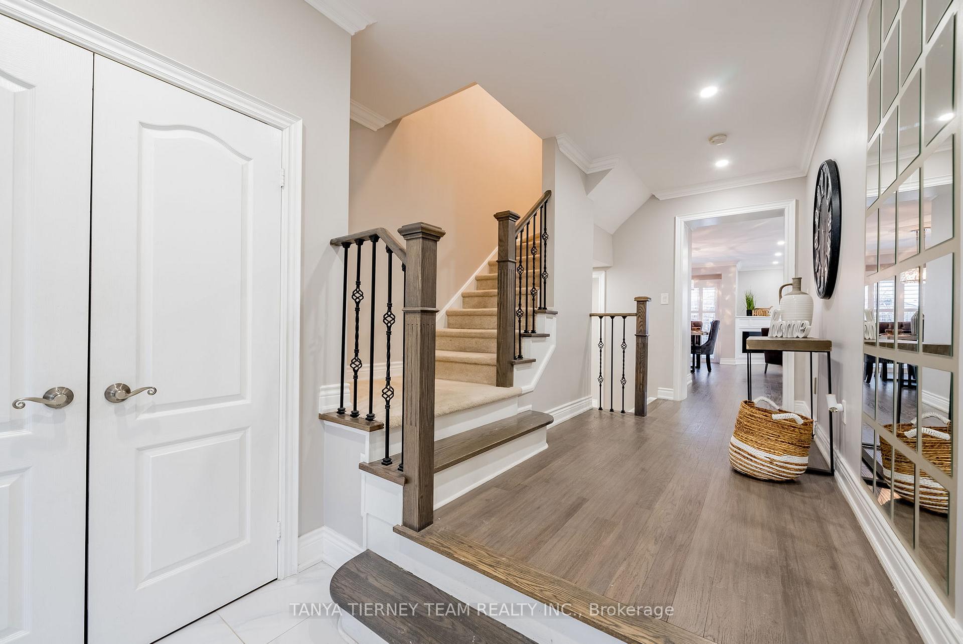 Photo 5 of 3 Delight Way, Whitby, Brooklin — HOMEH