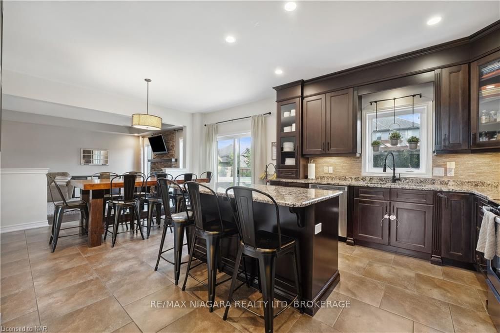 Photo 11 of 82 Creekside Drive, Welland, Coyle Creek — HOMEH