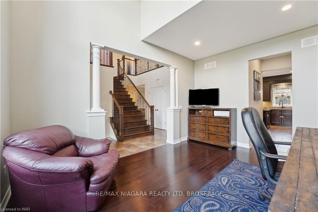 Photo 6 of 82 Creekside Drive, Welland, Coyle Creek — HOMEH