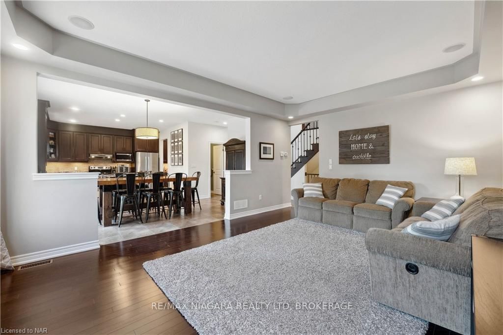 Photo 14 of 82 Creekside Drive, Welland, Coyle Creek — HOMEH