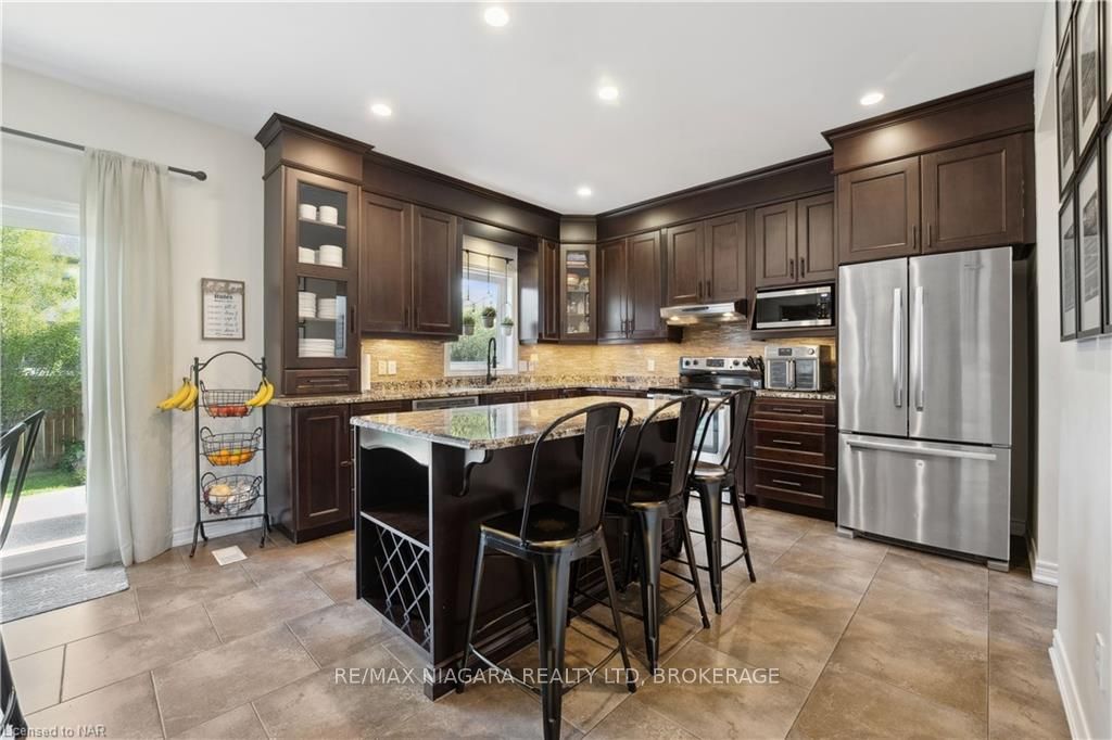 Photo 9 of 82 Creekside Drive, Welland, Coyle Creek — HOMEH