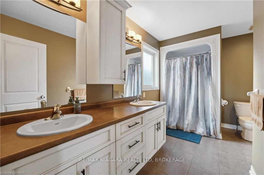 Photo 26 of 82 Creekside Drive, Welland, Coyle Creek — HOMEH