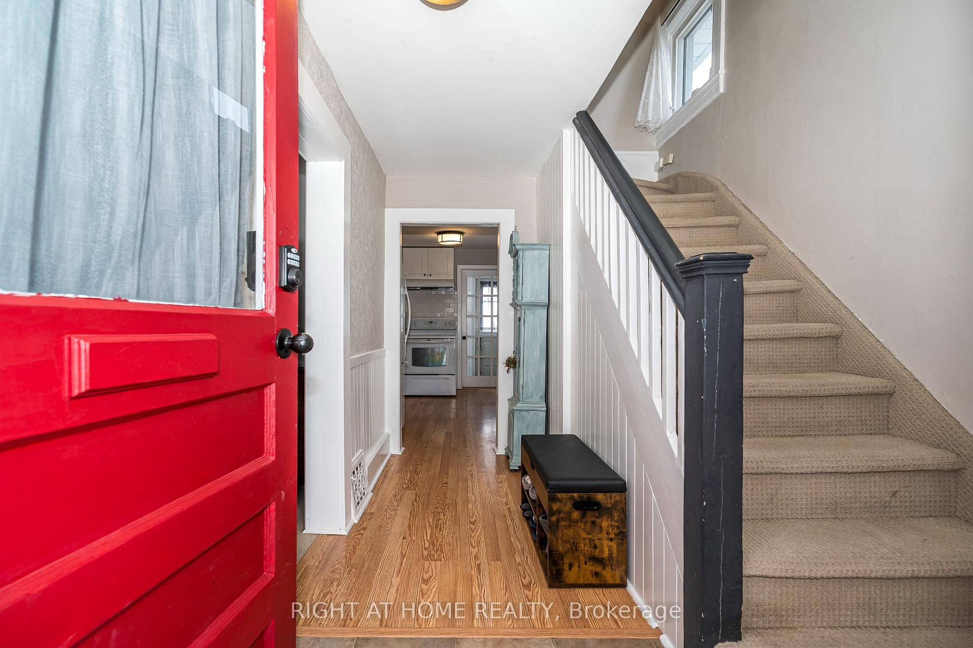 Photo 2 of 214 Nassau Street, Oshawa, Vanier — HOMEH