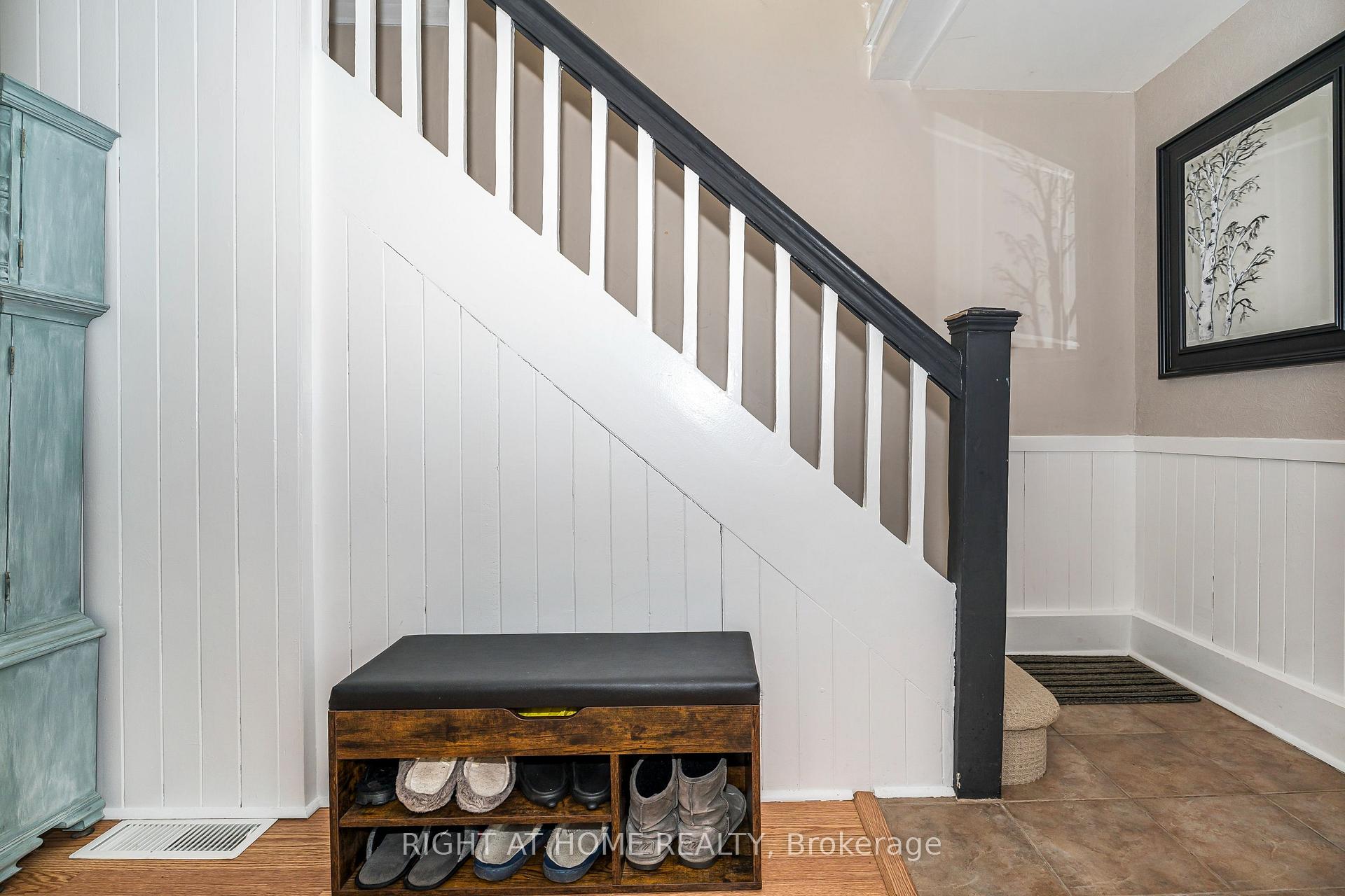 Photo 4 of 214 Nassau Street, Oshawa, Vanier — HOMEH