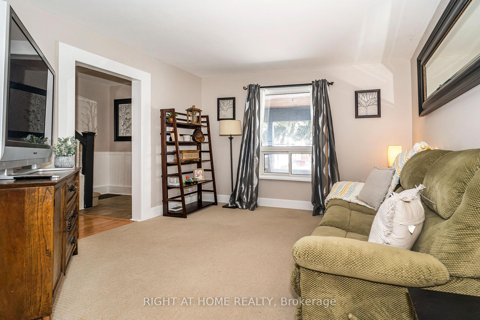 Photo 6 of 214 Nassau Street, Oshawa, Vanier — HOMEH