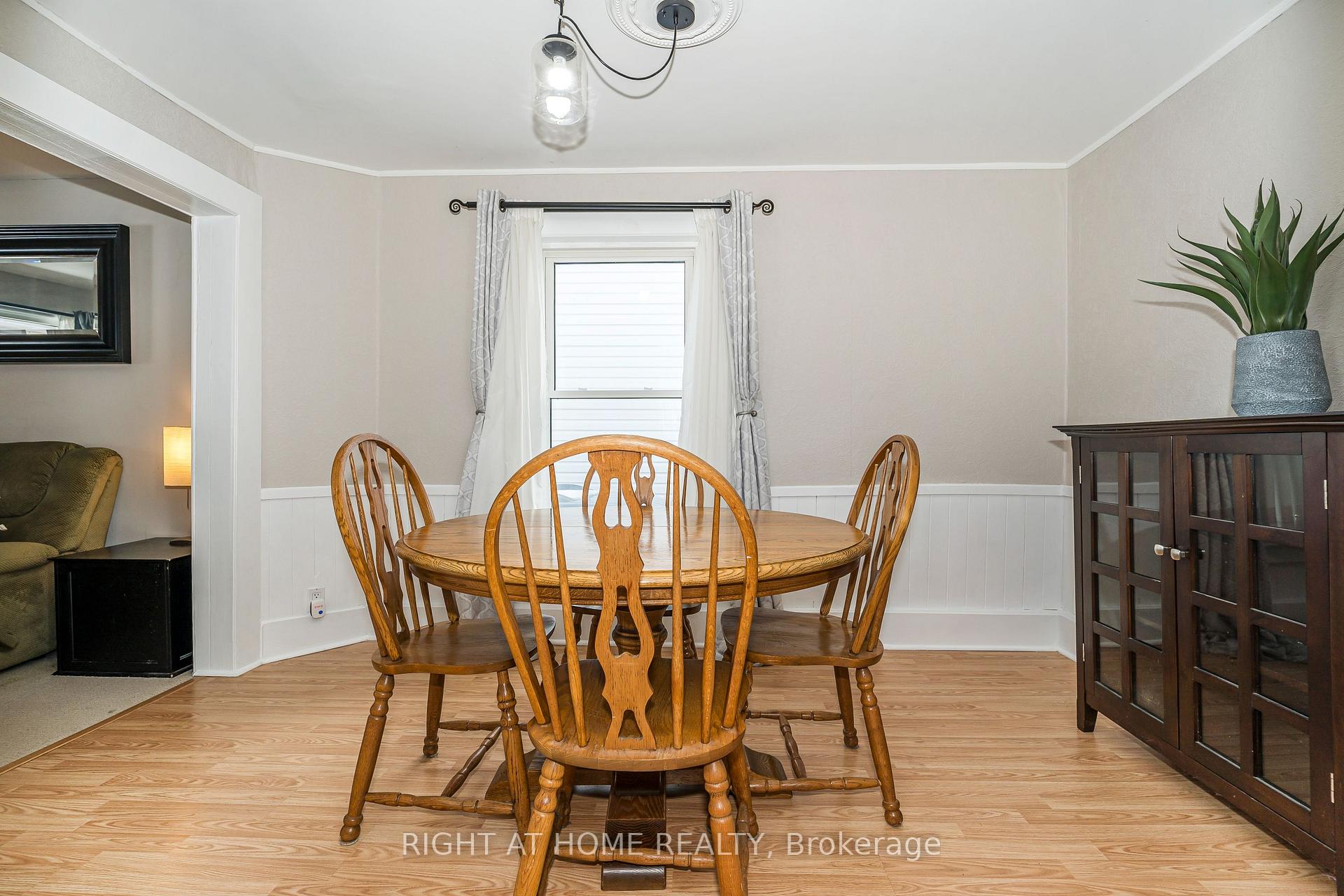 Photo 8 of 214 Nassau Street, Oshawa, Vanier — HOMEH